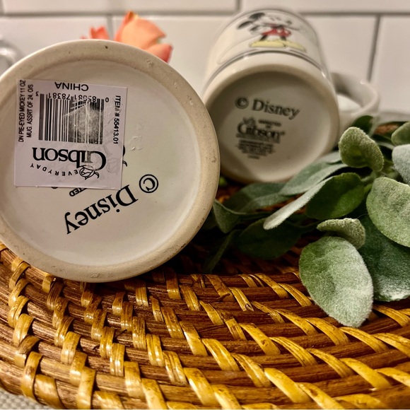 Gibson Disney Vintage Mickey Mouse Coffee Mug Set‎ of 2 Classic White Black Red - Picture 4 of 5